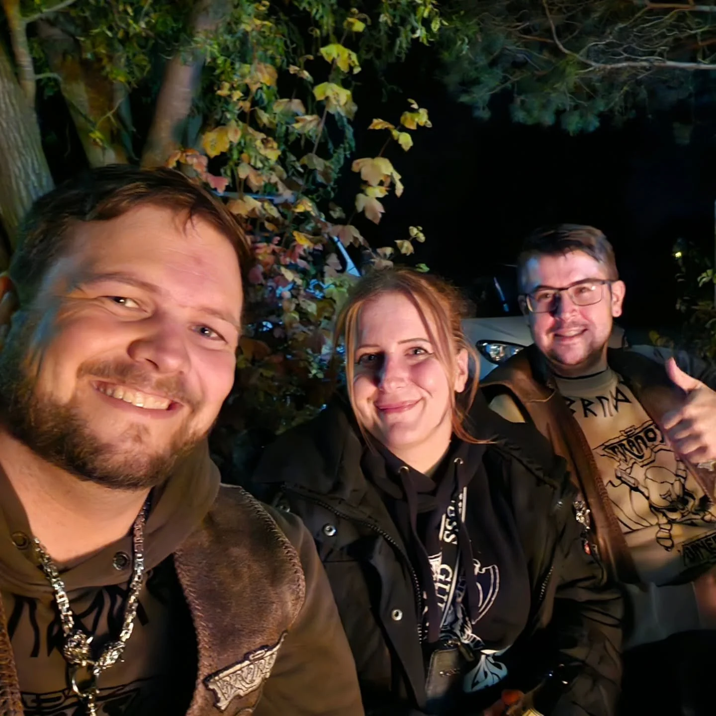 Vize Basti und Secretary Chriss waren auf der Halloween Party von den Old Bikern Kelheim mit P&auml;rchten-Show!
Wieder mal eine geile Party. Die P&auml;rchten haben ganz sch&ouml;n eingeheitzt 😎