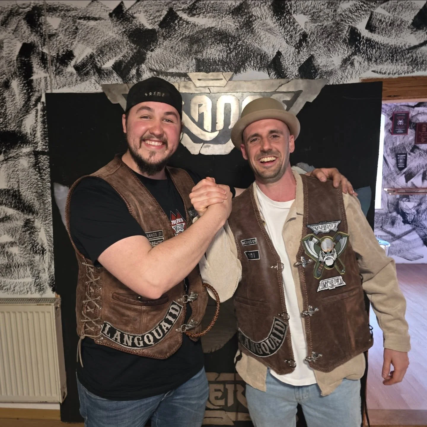 Jetzt auch offiziell!
Willkommen an unsere zwei neuen Hangaround Domi und Heiko beim MC Branos Bayern!
Auf eine geile Zeit 🪓