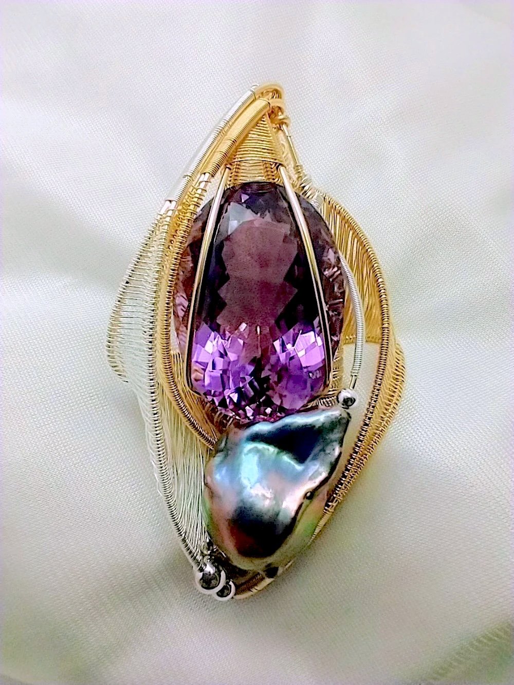 Amethyst_and_tahitian_Pearl_2.jpeg