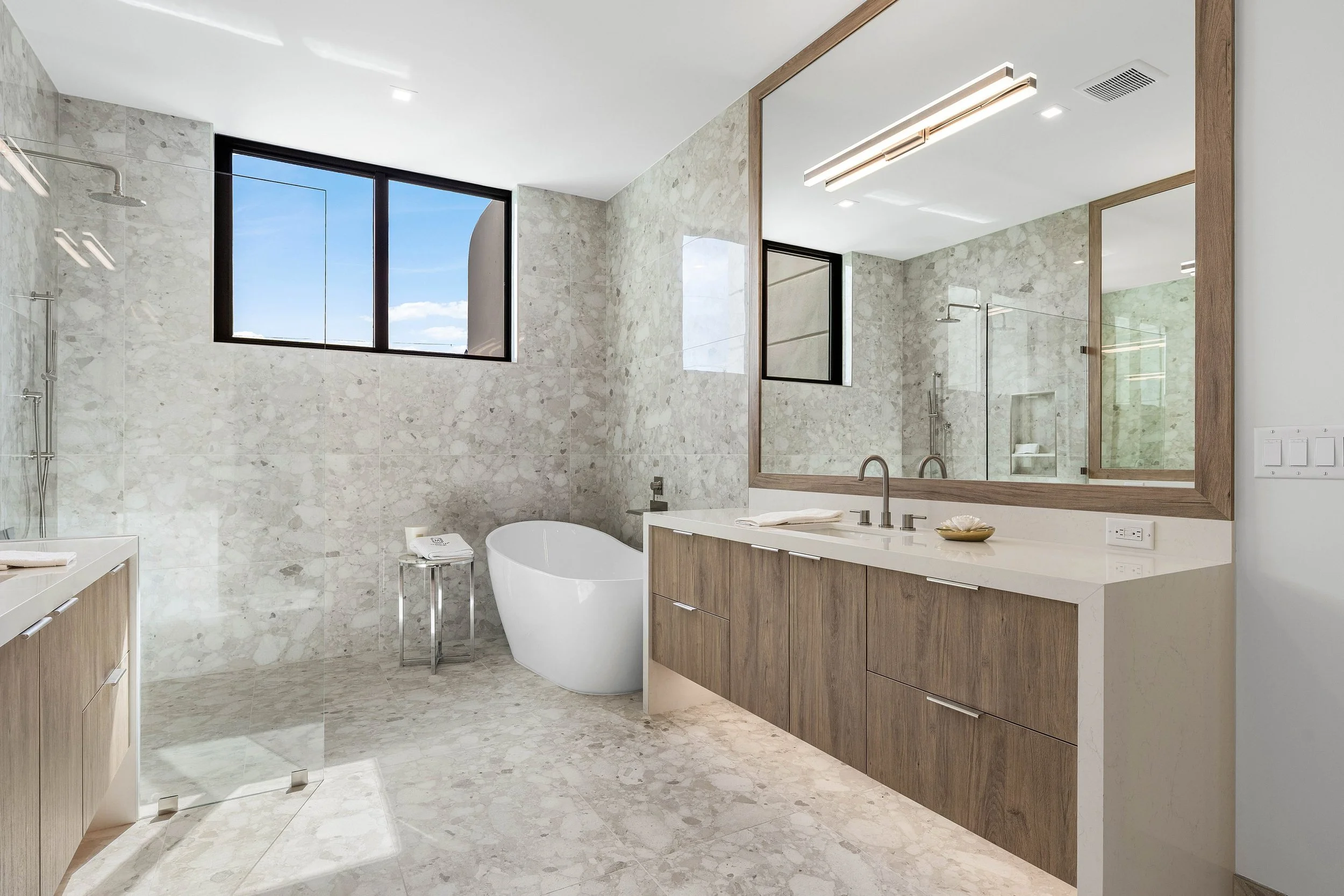 032-130NortheastWavecrestWay-BocaRaton-FL-33432-SMALL.jpg
