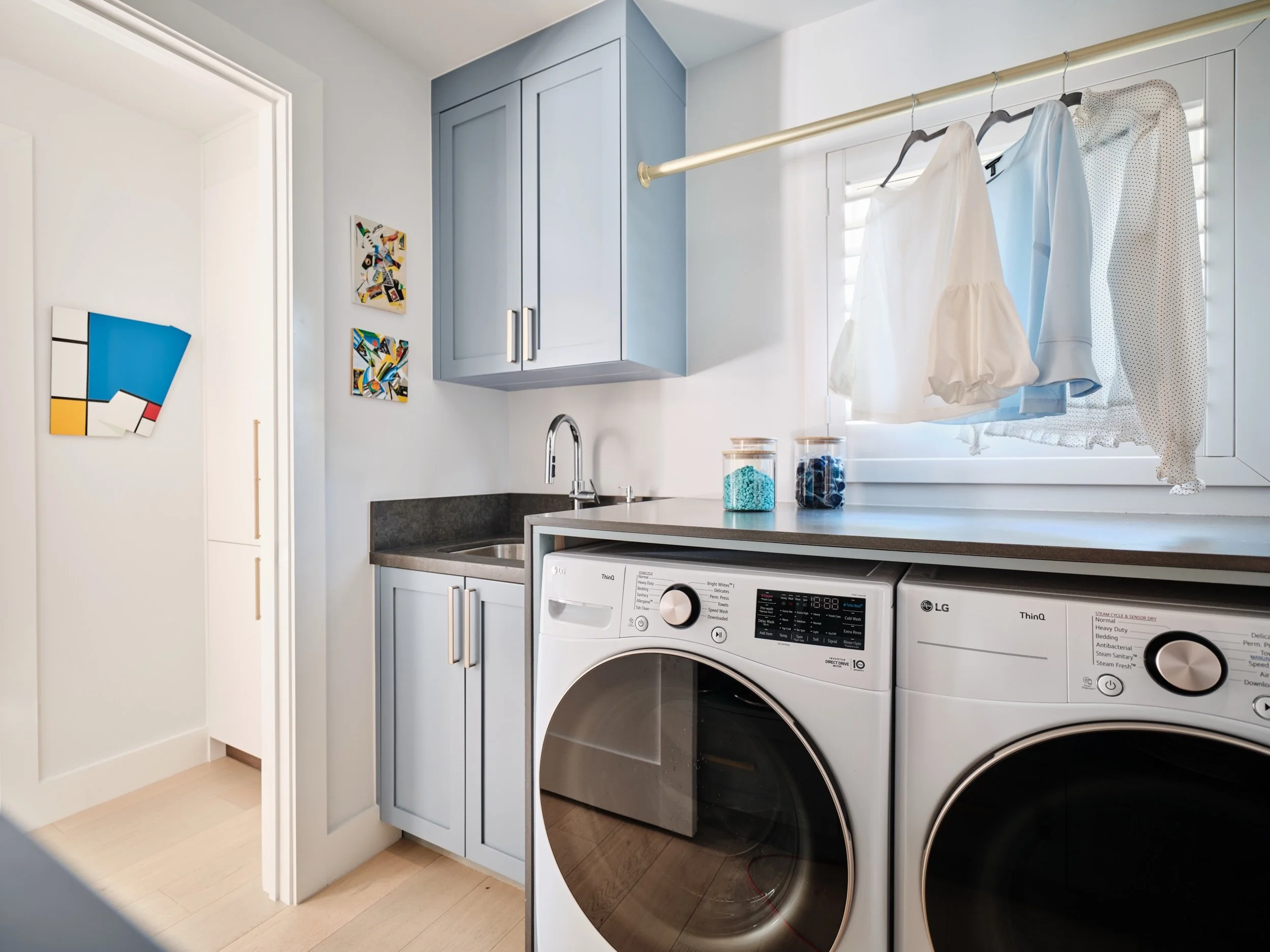 Is Saturday your laundry day, or are you more of a Sunday procrastinator? 😂

One of my design pet peeves? Boring laundry rooms!

If we&rsquo;re going to spend so much time washing, drying, folding, and wondering where that missing sock went, we migh