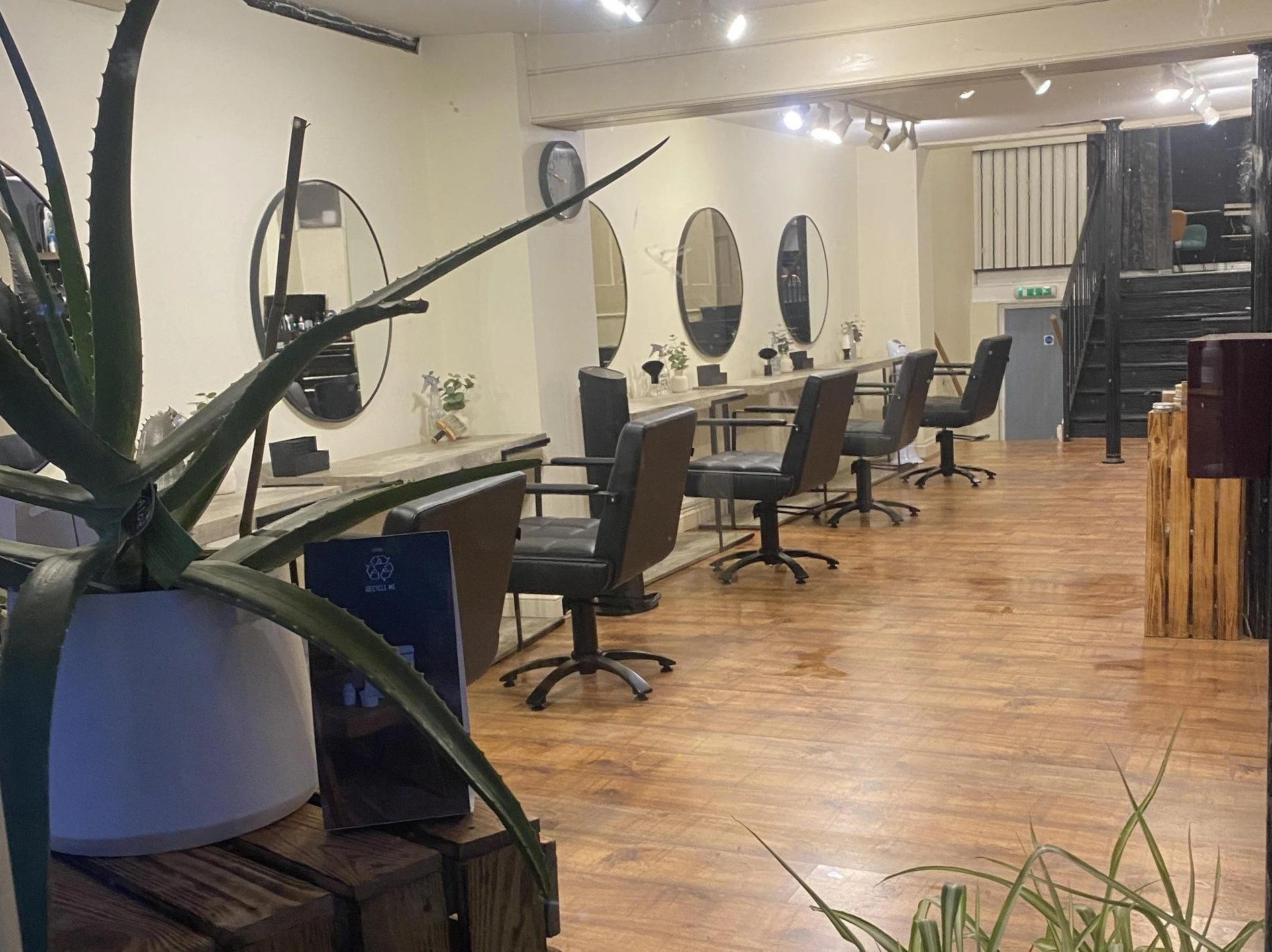 Saxmundham salon styling area.jpg