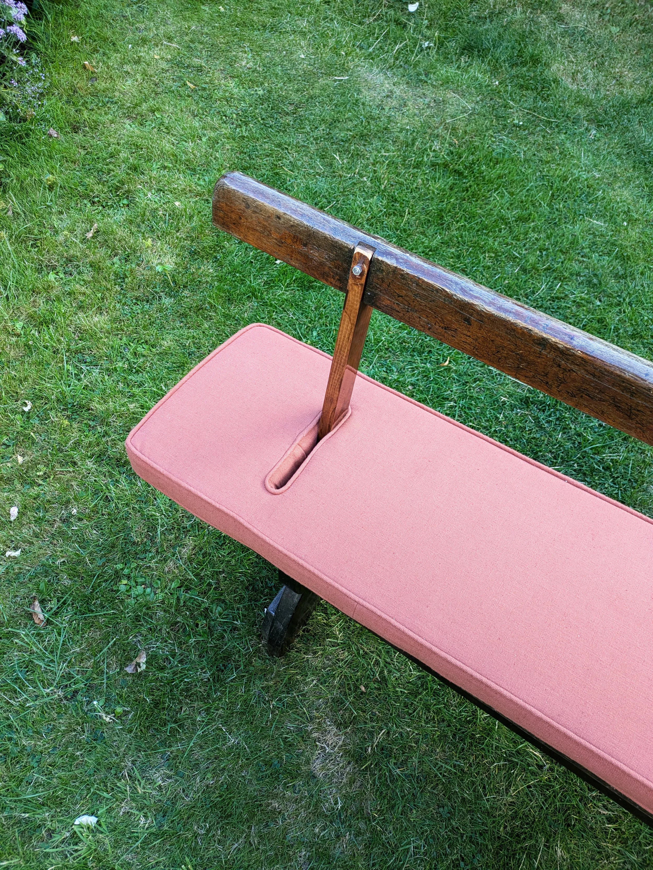 bench cushion close up.jpg