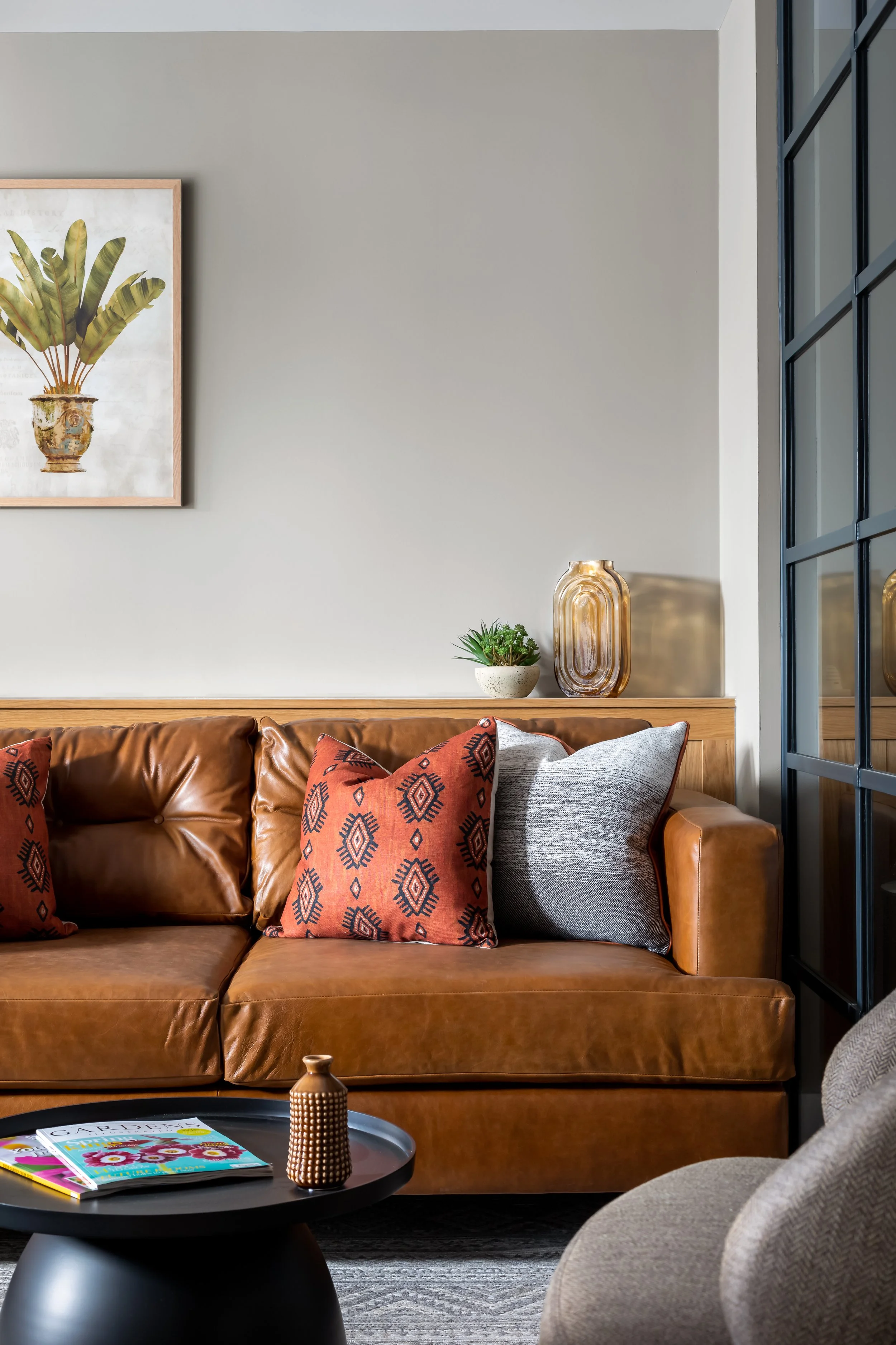 2 - Winchester Holts - Communal Lounge - Full.jpg