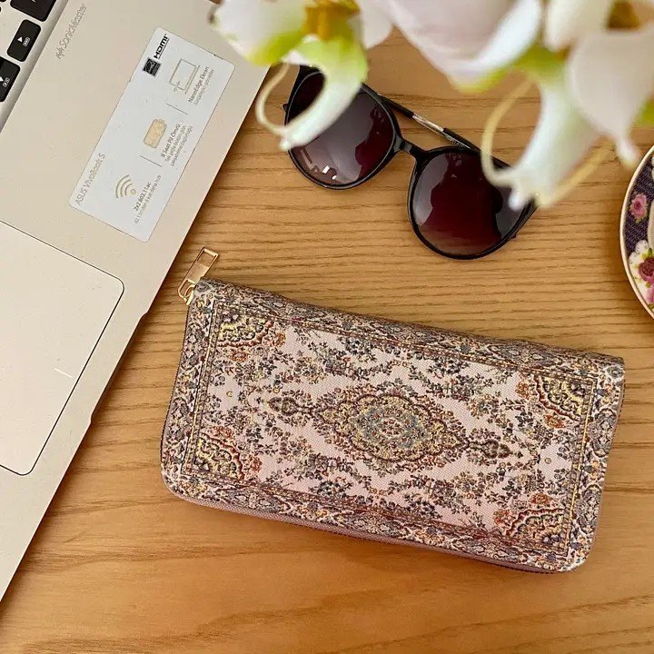 Cream rug design zip around wallet