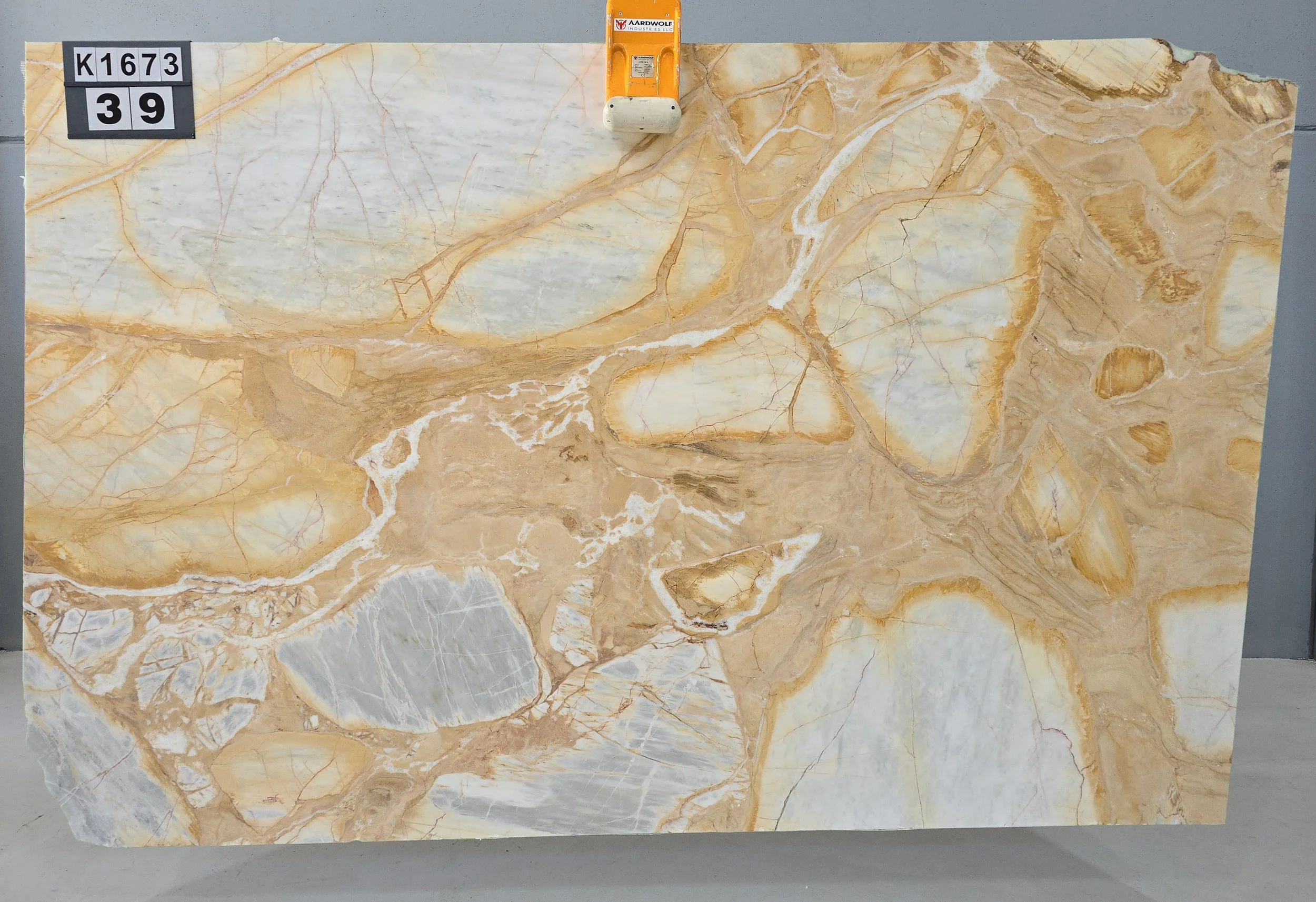Tramonto Dolomite KL1673 Polished 39.jpg