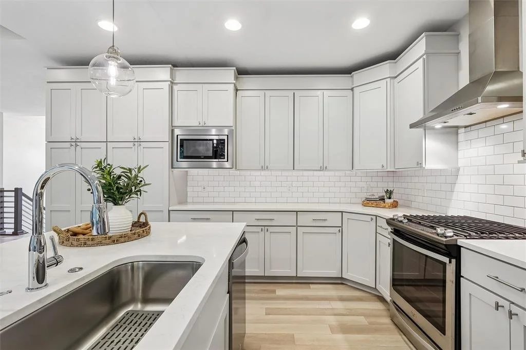 Kitchen - Modern Accessories/Decor