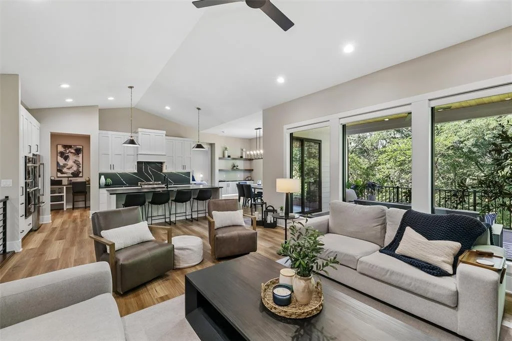 Staging - Modern Living Room