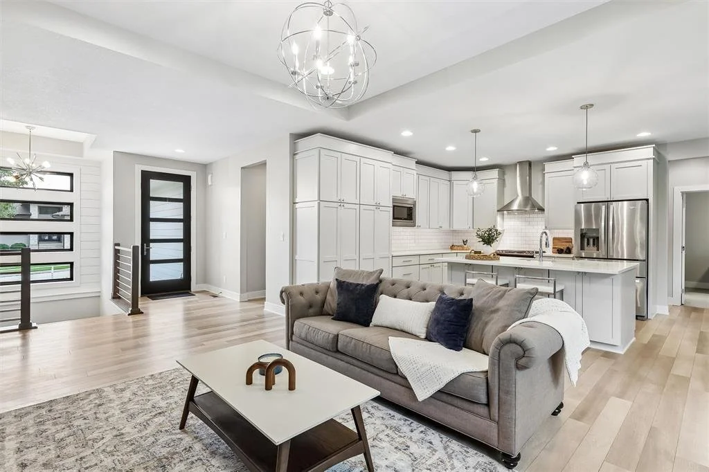 Staging - LR Decor