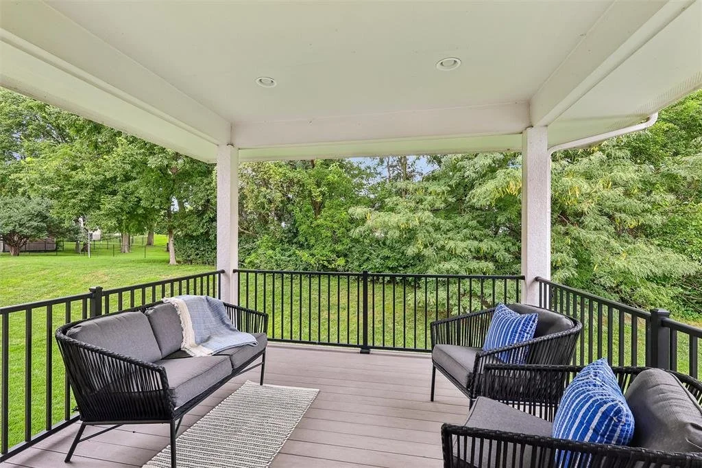 Staging - Patio Accessories/Decor