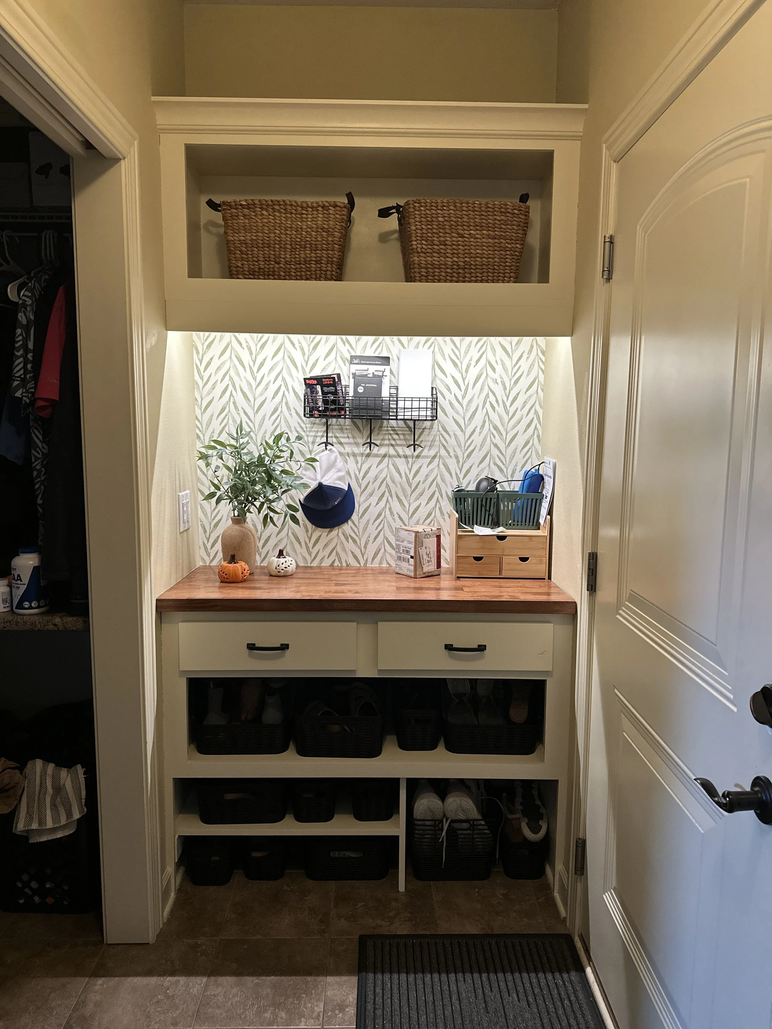 Under cabinet lighting drop zone