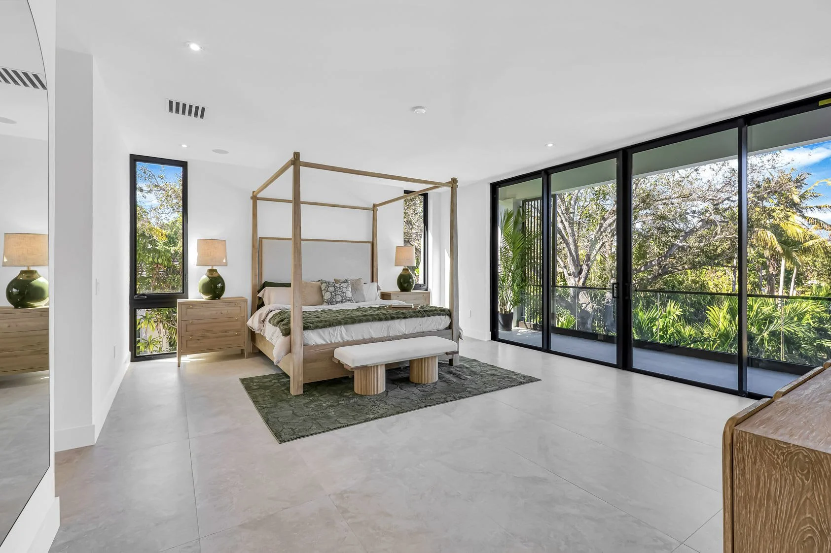12-99-web-or-mls-9390 SW 99th - Second Floor -34.jpg