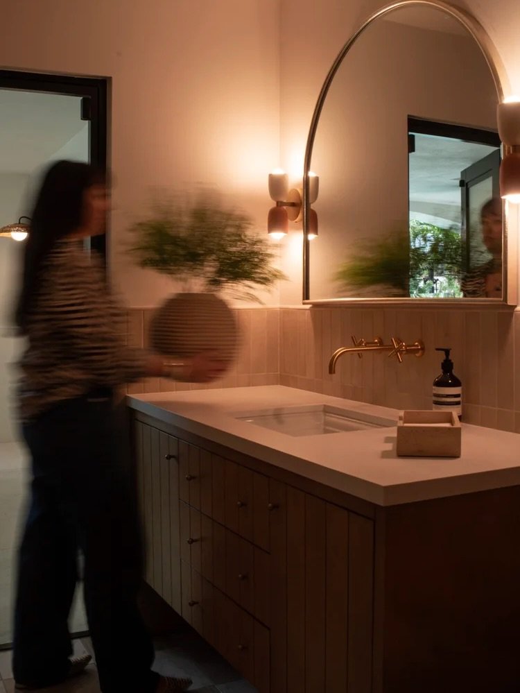 Playful but polished. Meet the Cabana Bath. 

#interiordesign 

📸 @hect.p