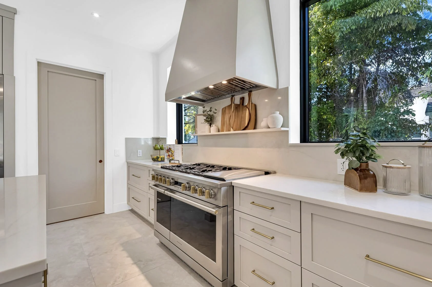 3-35-web-or-mls-9390 SW 99th - First Floor --8.jpg
