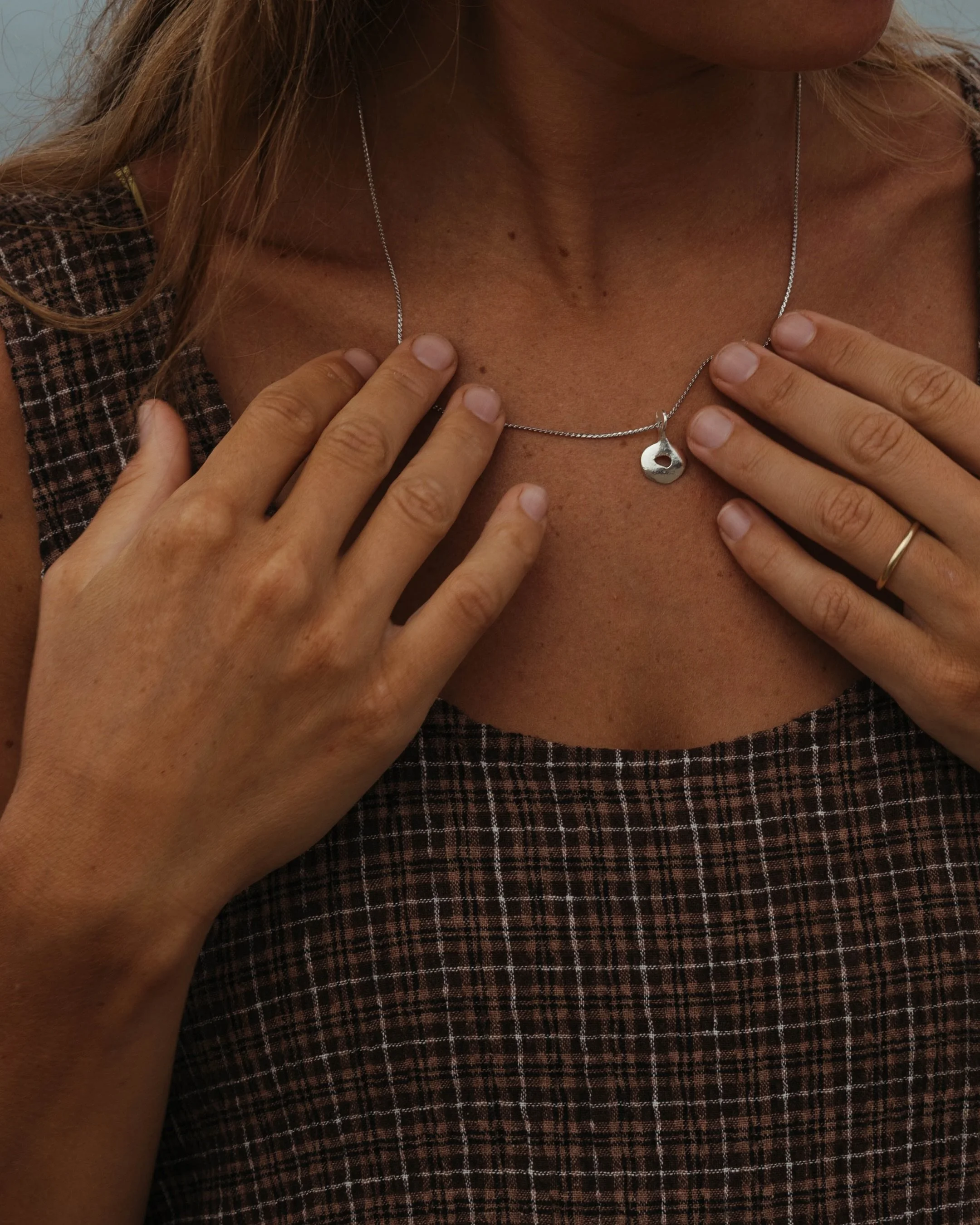 The Cove Necklace✨ 

The first Et in Terra chain necklace!! Available now in both silver and gold.