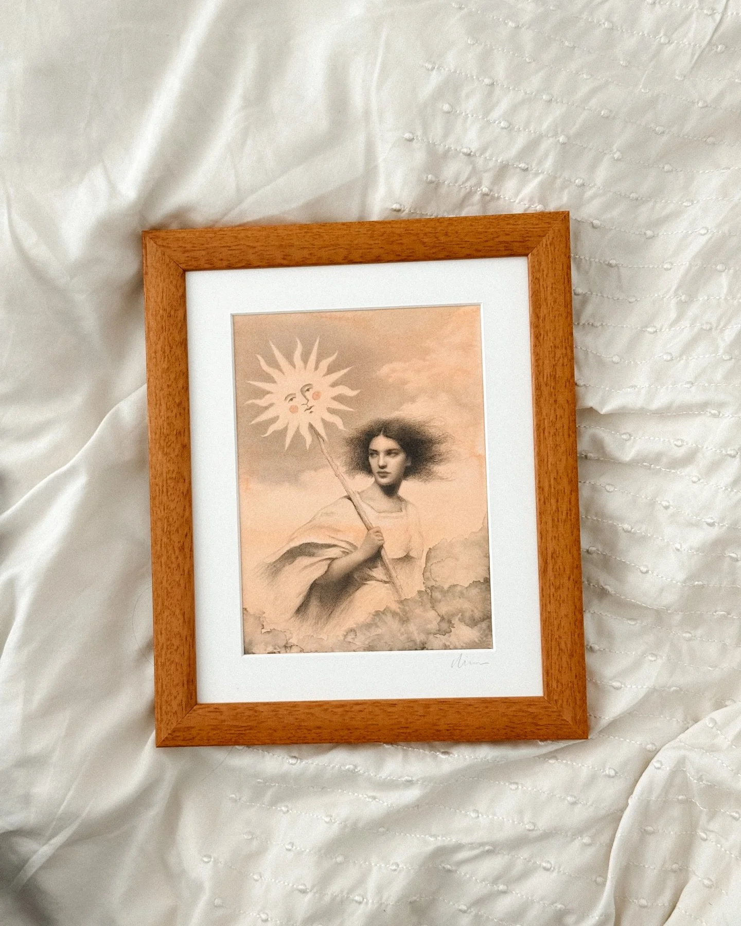 Happy May Day! ☀️

&ldquo;The Sun Bearer&rdquo; has found its forever home, and I&rsquo;m deeply grateful 🥹 

In the meantime, the shop is closed and I&rsquo;m taking some time to rest and refill.

See you soon! 🖤