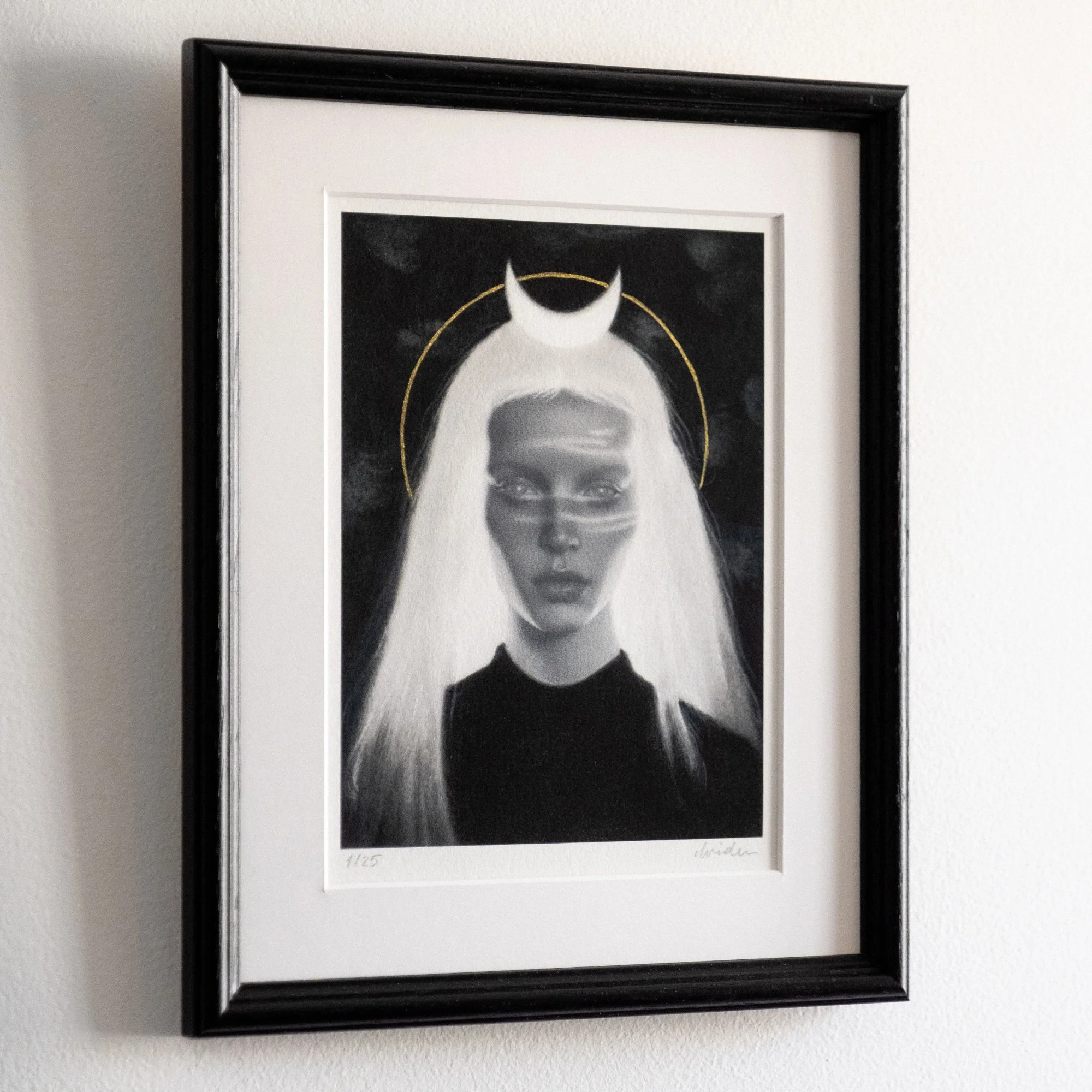 side view of the limited edition print Numina by avidoma, hand-painted with gold ink