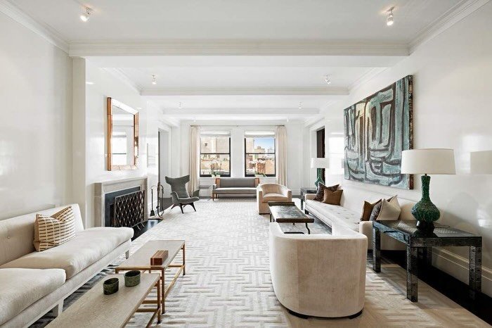 Just Sold - $8,400,000
30 East 71st Street, 8B
3 Bed | 4.5 Bath

Congratulations to our client on securing this three bedroom, four and a half bath home. Thoughtfully renovated by Haynes-Roberts, Residence 8B blends classic architectural character wi