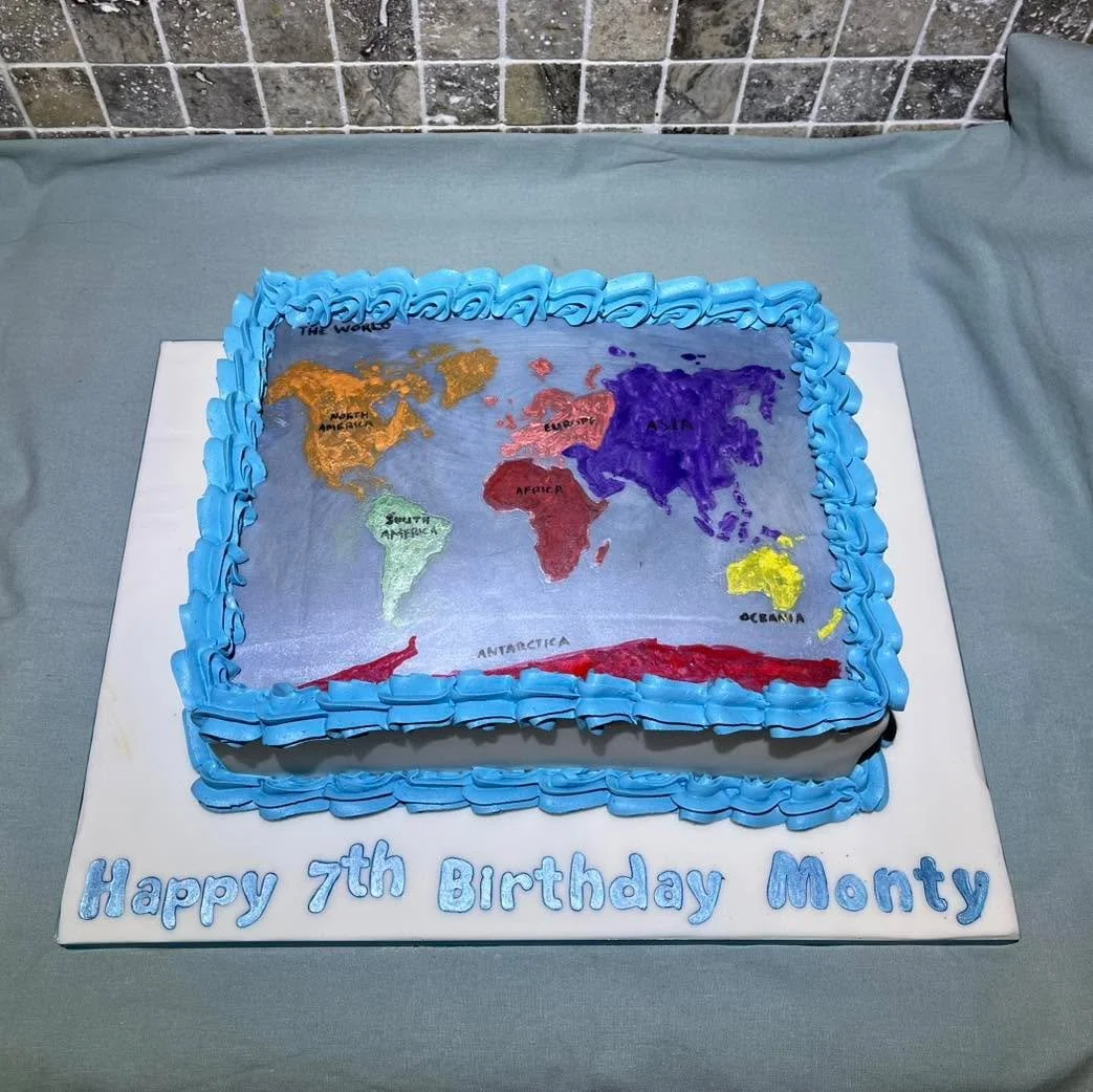 The last cake of 2025 and the first cake of 2026.  #bournemouthsmallbusiness #bournemouthbaker #esthersfavouritethings #esthersfavouritethings #cakesofinstagram #cake #new #year #newyear #worldcake #drip #cake #dripcake