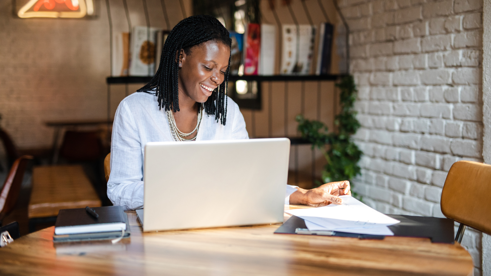 Social Media Strategies for FSBO Homes in Rhode Island: What Works, What Doesn’t, and What Sellers Miss