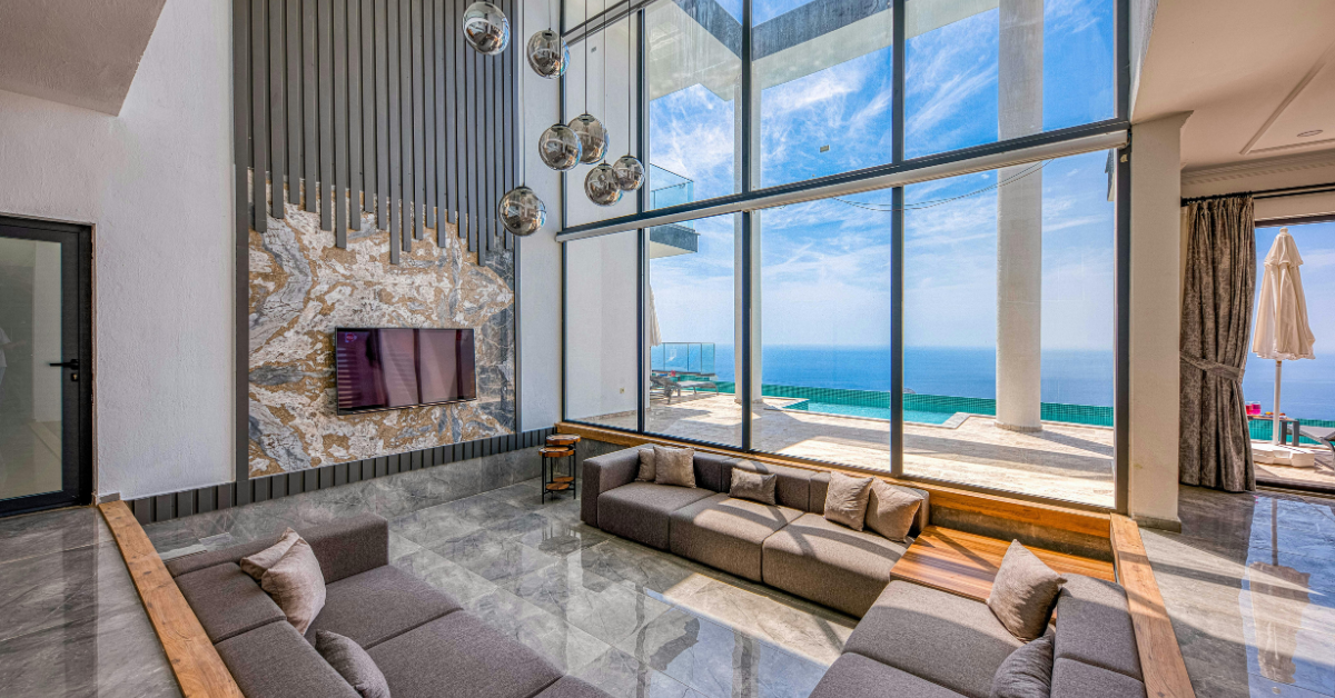 Rhode Island Luxury Real Estate This Spring: What High-End Buyers and Sellers Should Know