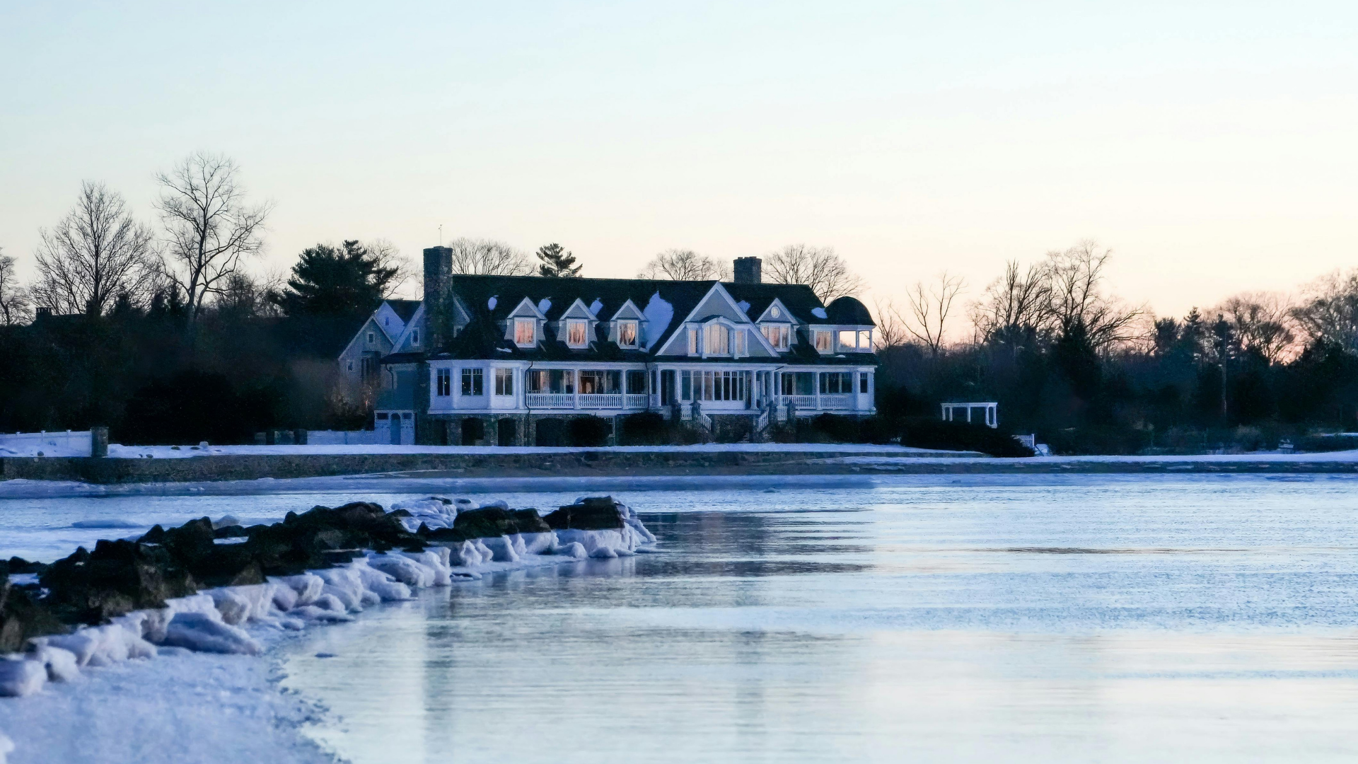 Waterfront Homes in Rhode Island: What Luxury Buyers Should Know Before Buying in 2026