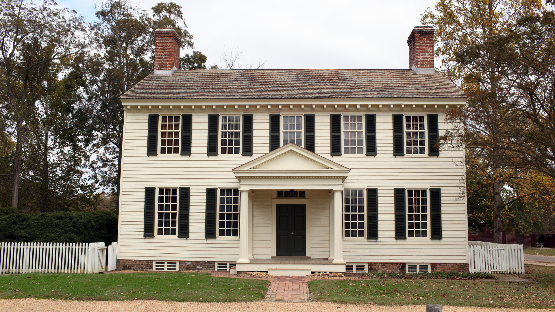 Buying a Historic Luxury Property in Rhode Island: Your Guide to Newport's Preservation Standards