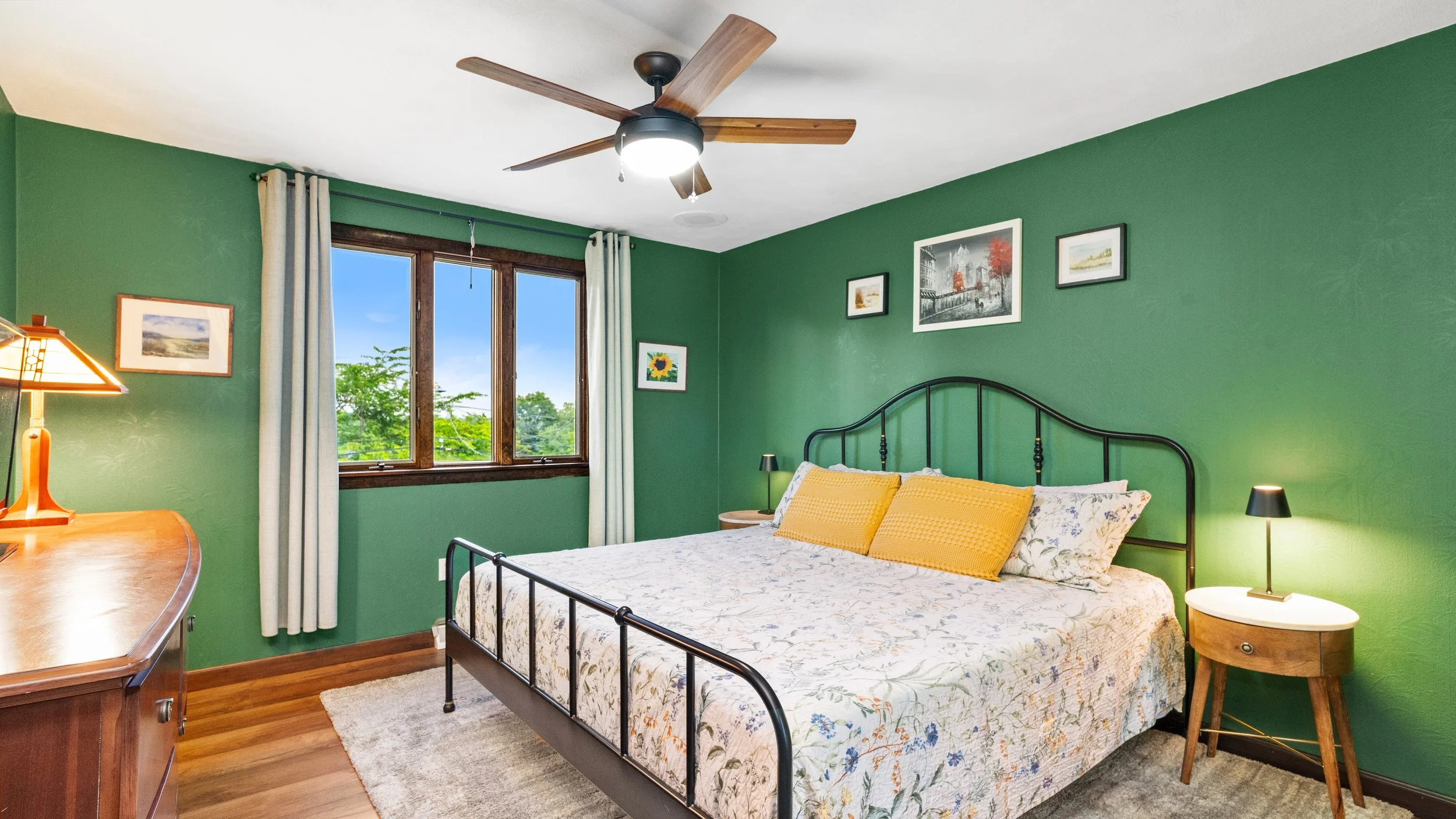 30-Bed 2.jpg