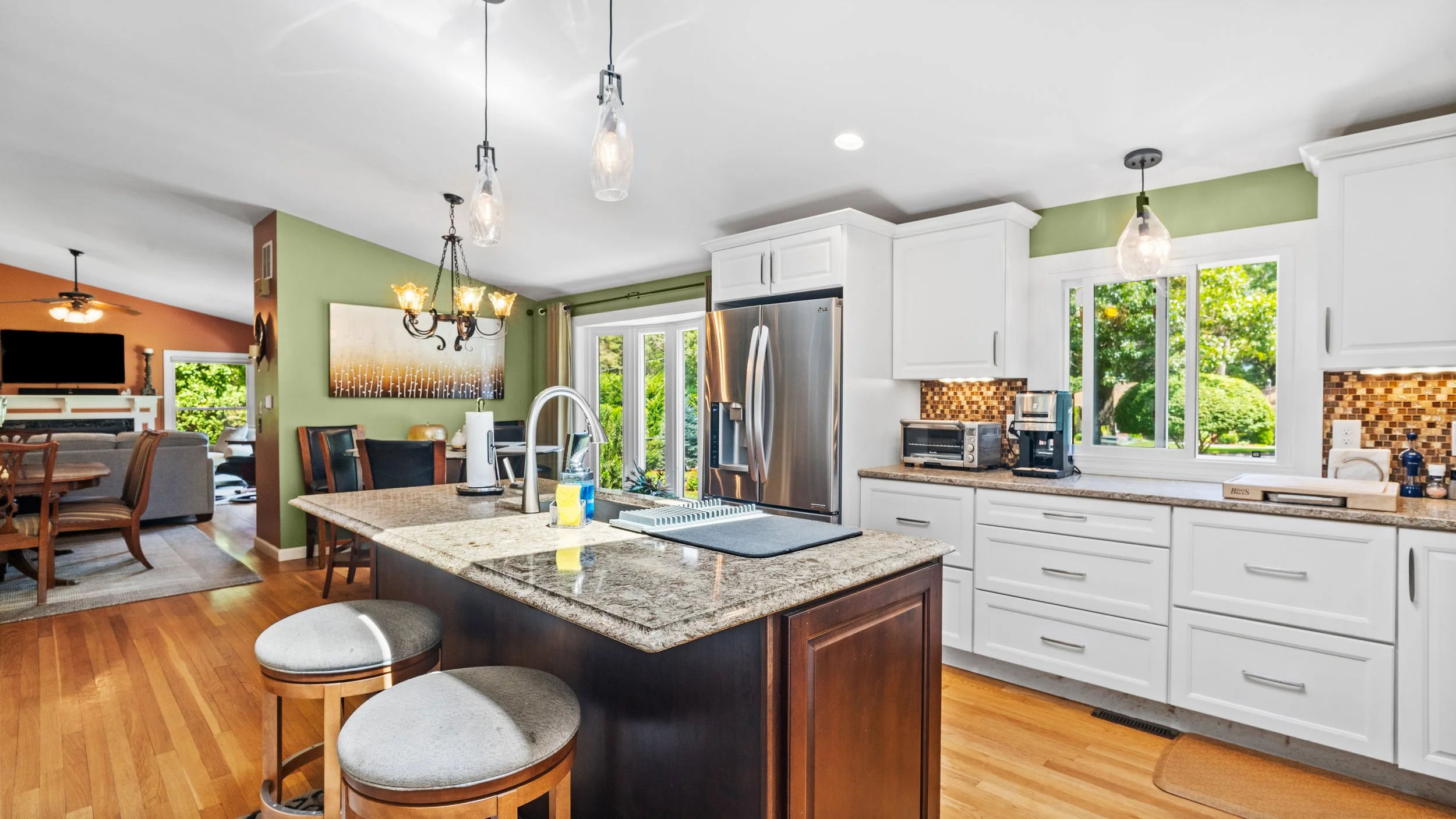11-Kitchen.jpg
