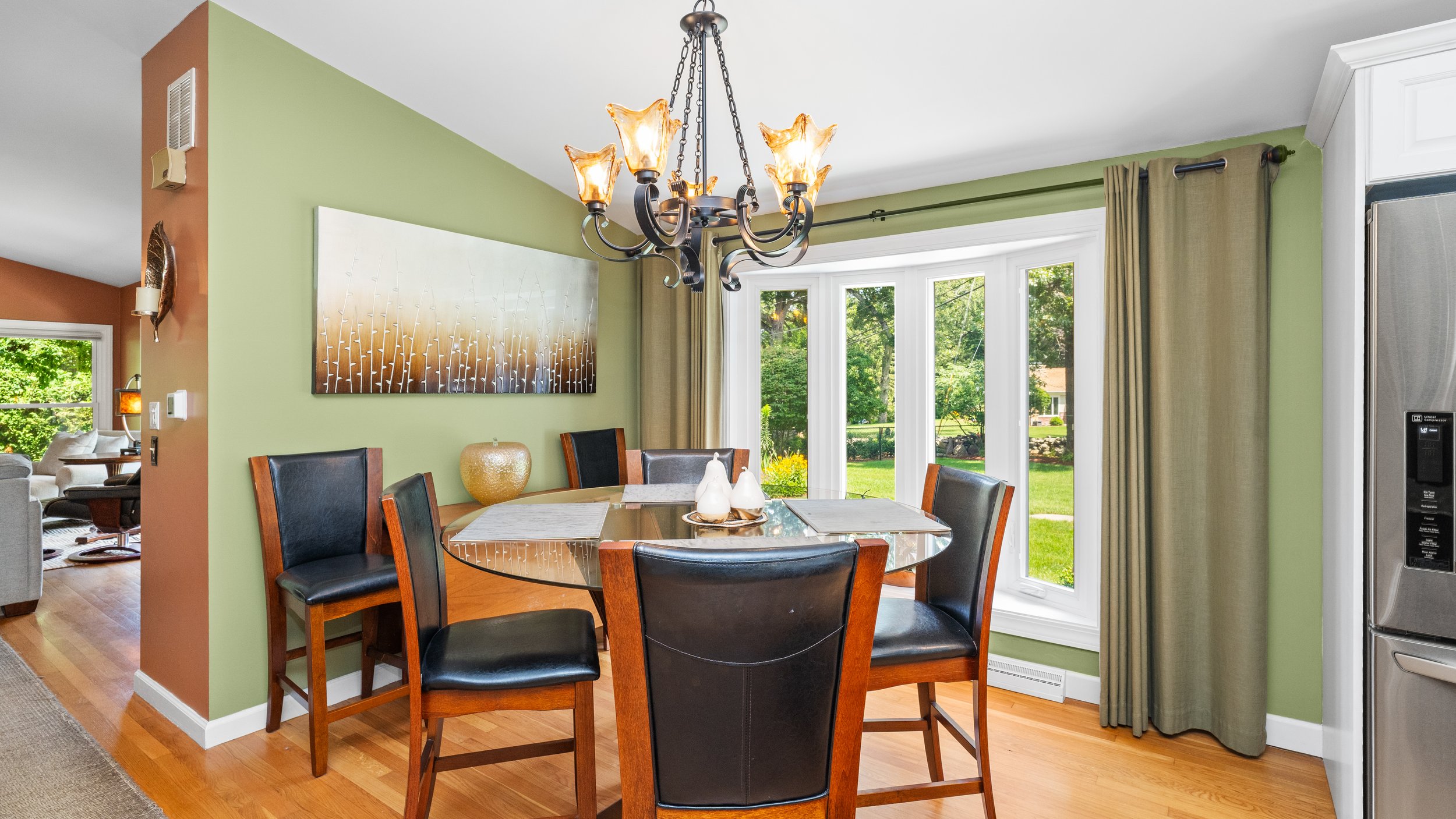 16-Dining.jpg