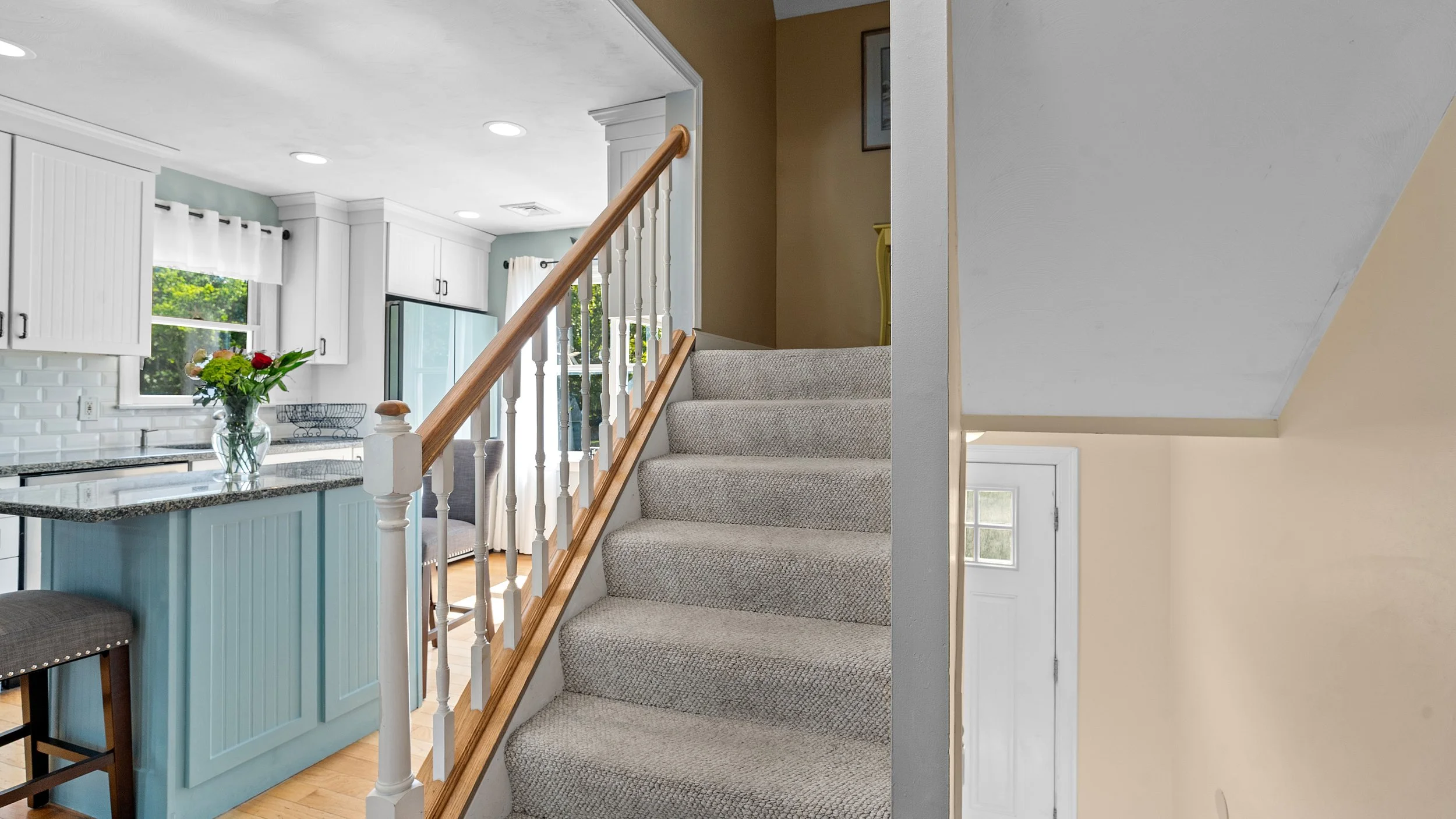 22-Stairs up.jpg