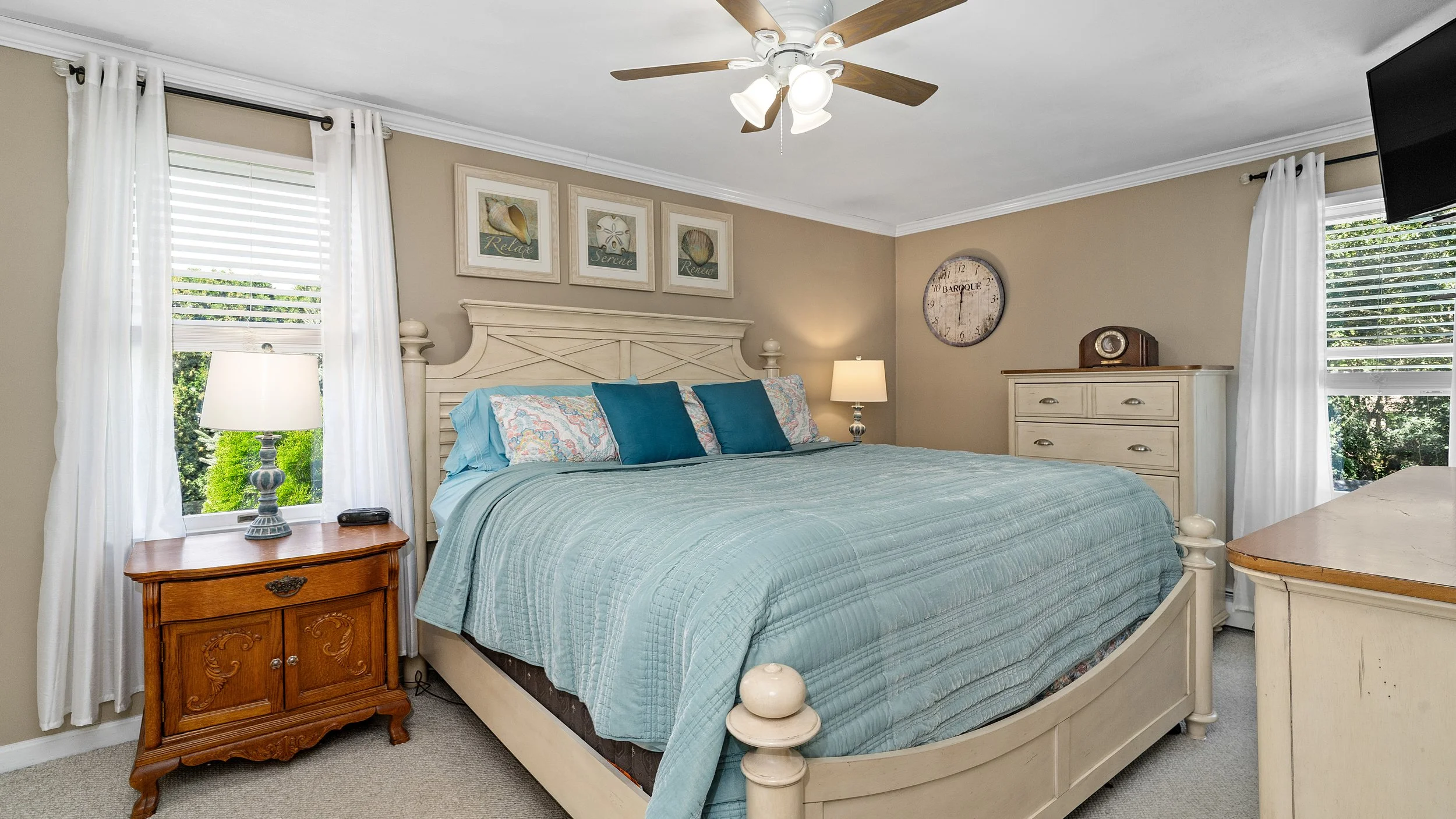 24-Bed 1.jpg