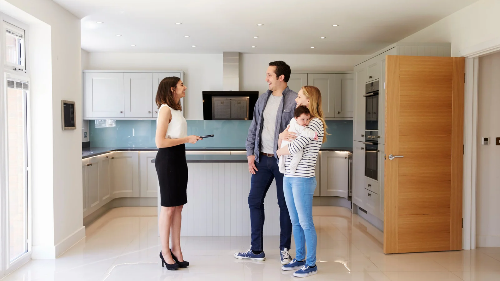 How to Handle Showings and Open Houses When Selling FSBO in Rhode Island: Safety, Screening, and Legal Considerations