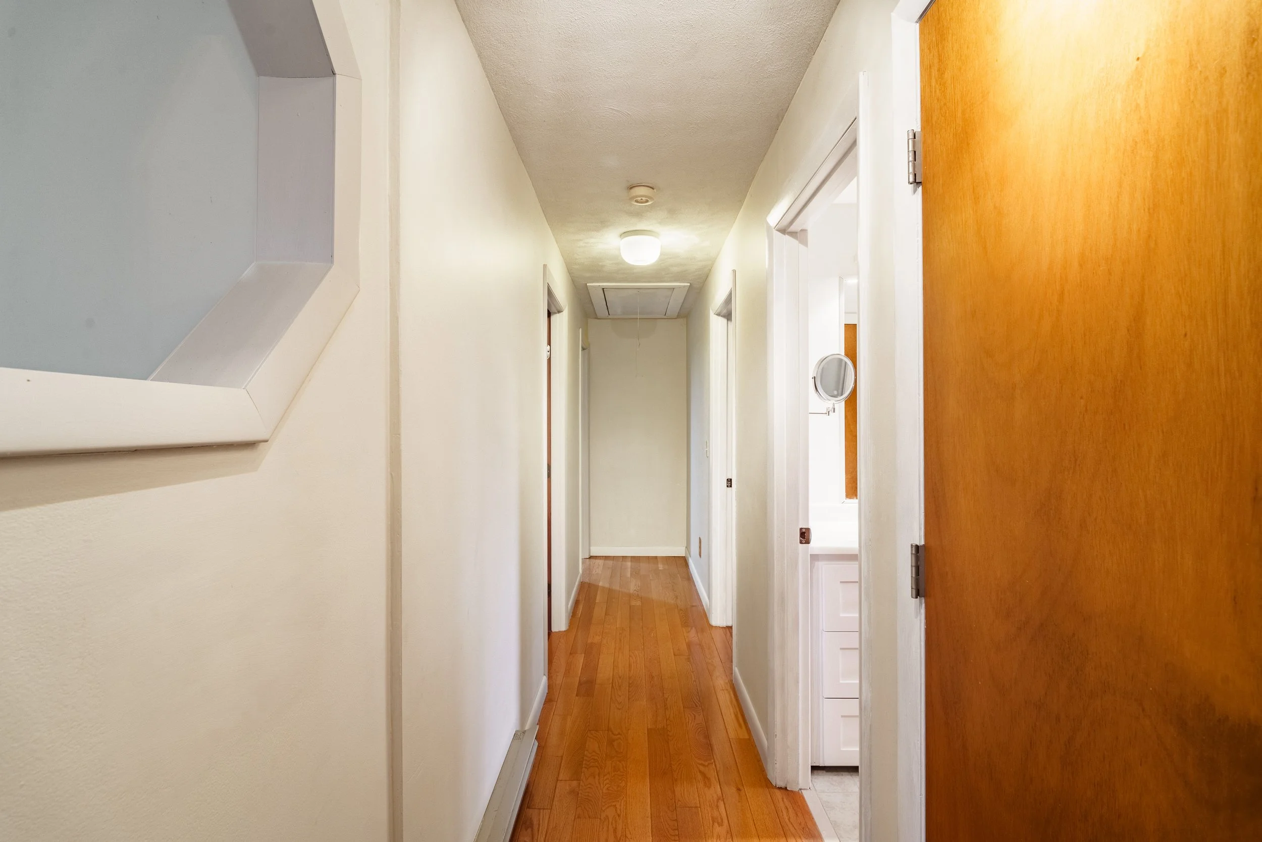 12-Hall.jpg