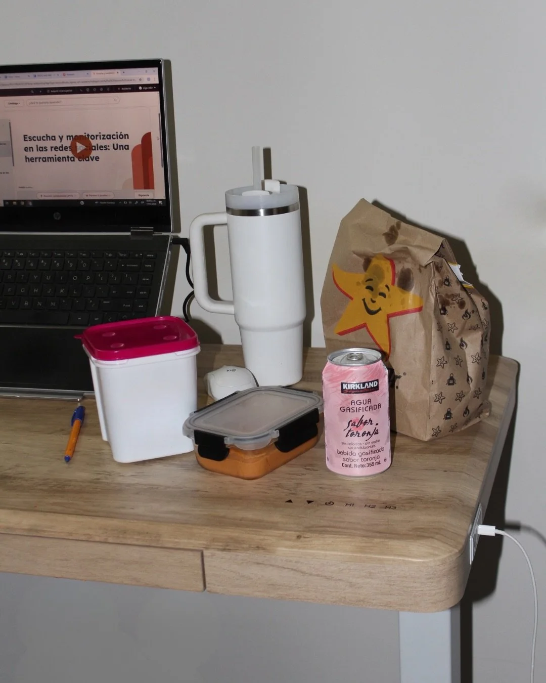 Mi hamburguesa favorita 🍔 + un curso gratis + aprender algo para aplicar a mi negocio y de mis clientes 💻

Estuve viendo un curso gratis muy cool: Aspectos b&aacute;sicos del Inbound Marketing de @hubspot.es y me pareci&oacute; indispensable que co