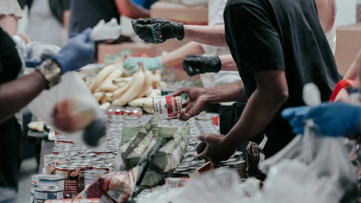FOOD DRIVE FOR UMPQUA BASIN FOOD NOT BOMBS