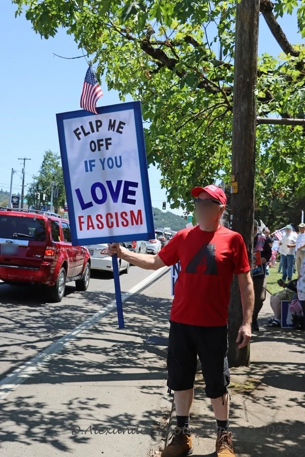 06 14 25-NoKingsProtest_DAlexander_2748_4 x 6 150dpi.jpg