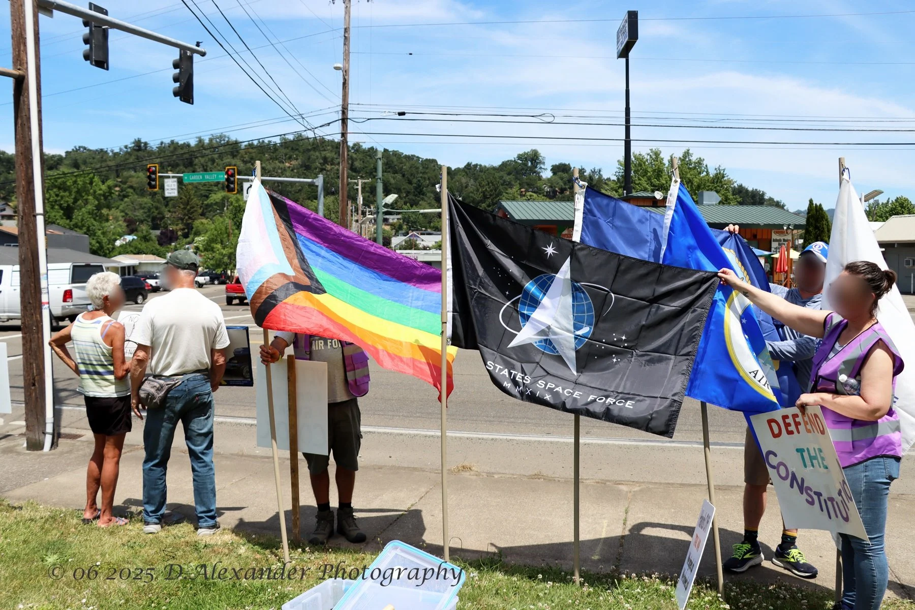 aFlags2-VeteransEvent_06 06 25_DAlexander_2486_4x6+CR.jpg