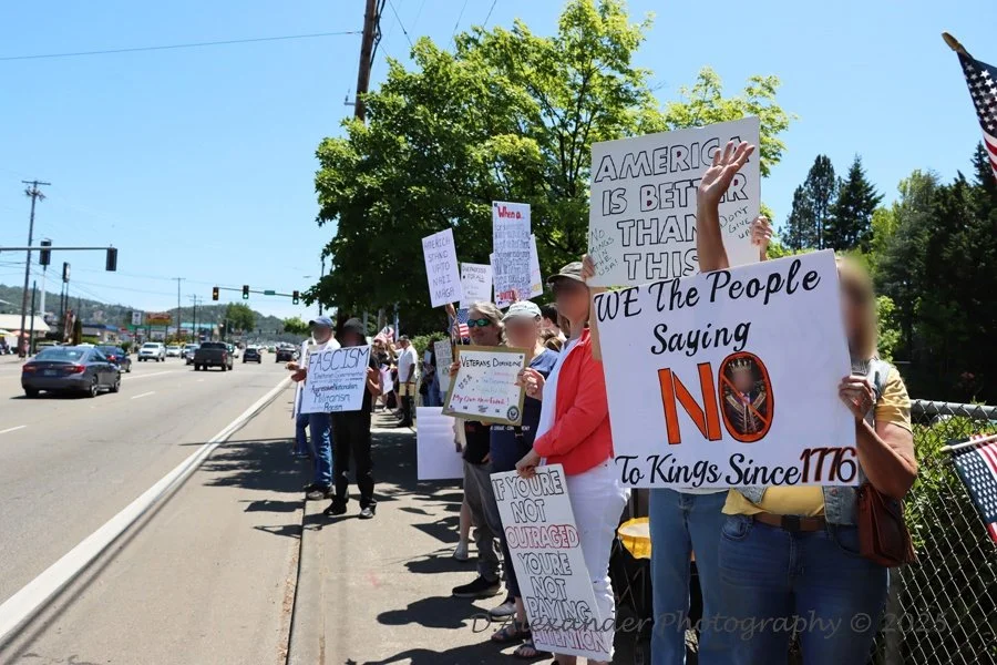 06 14 25-NoKingsProtest_DAlexander_2695_4 x 6 150dpi.jpg