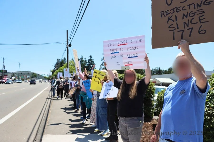 06 14 25-NoKingsProtest_DAlexander_2653_4 x 6 150dpi.jpg