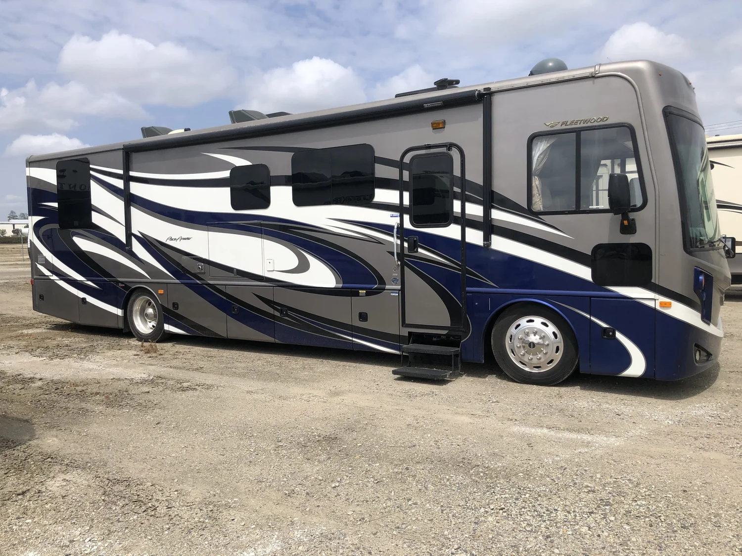 Used RVs for Sale | RV Express Visalia – Motorhomes & Trailers — RV ...