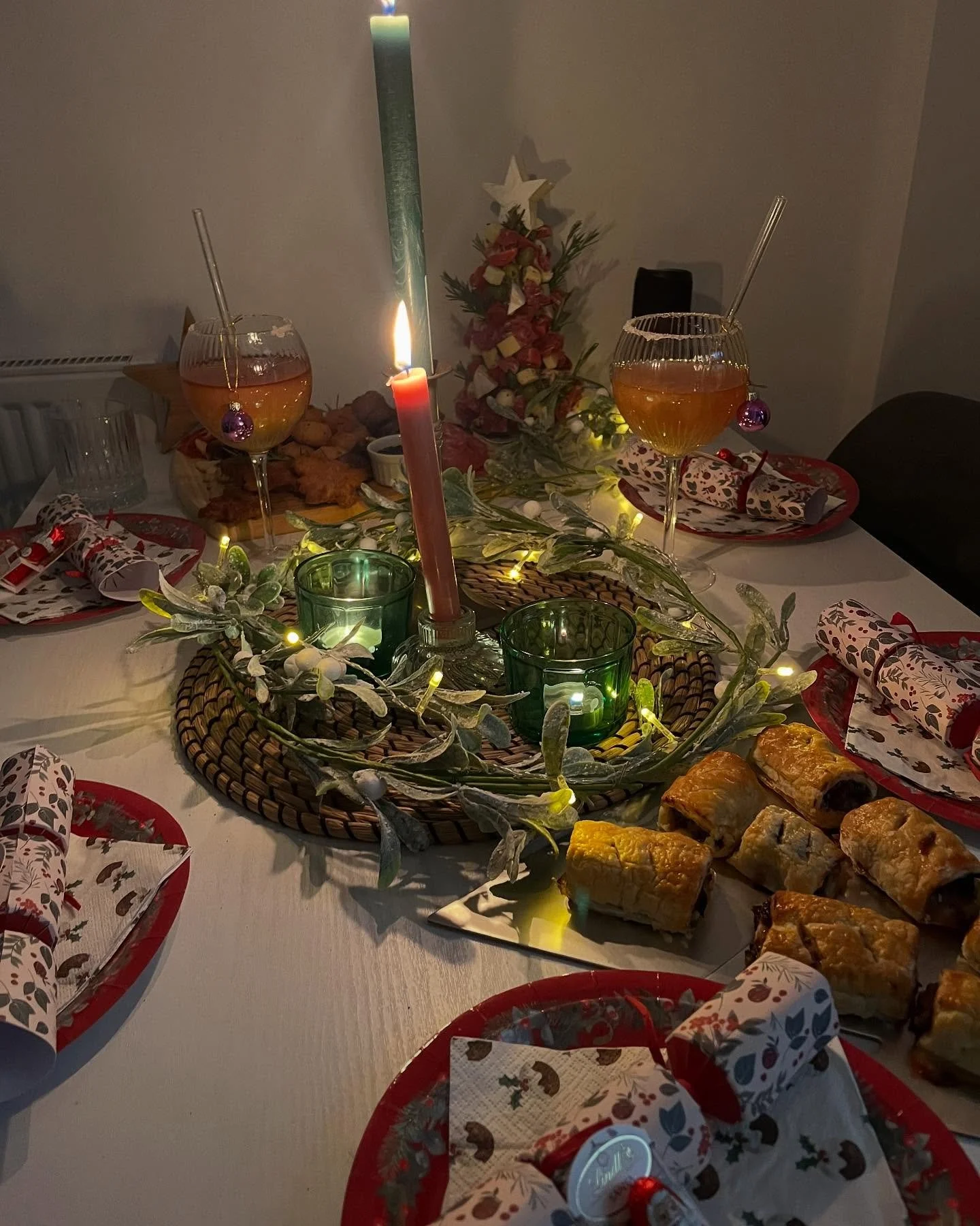 Christmas isn&rsquo;t about pretending everything is perfect, it&rsquo;s about remembering we&rsquo;re not alone. Kindness is the greatest gift we can give ourselves and each other 🌲❤️