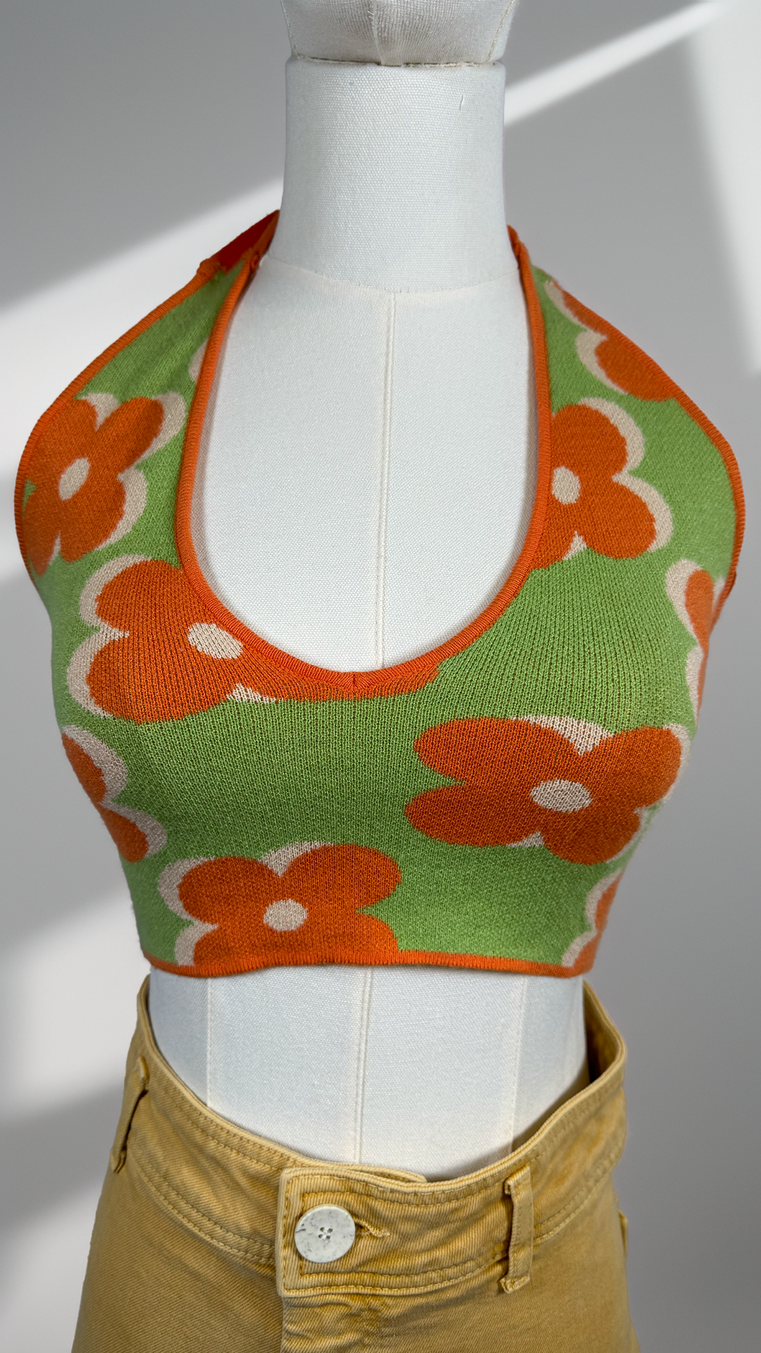 THE GROOVY HALTER