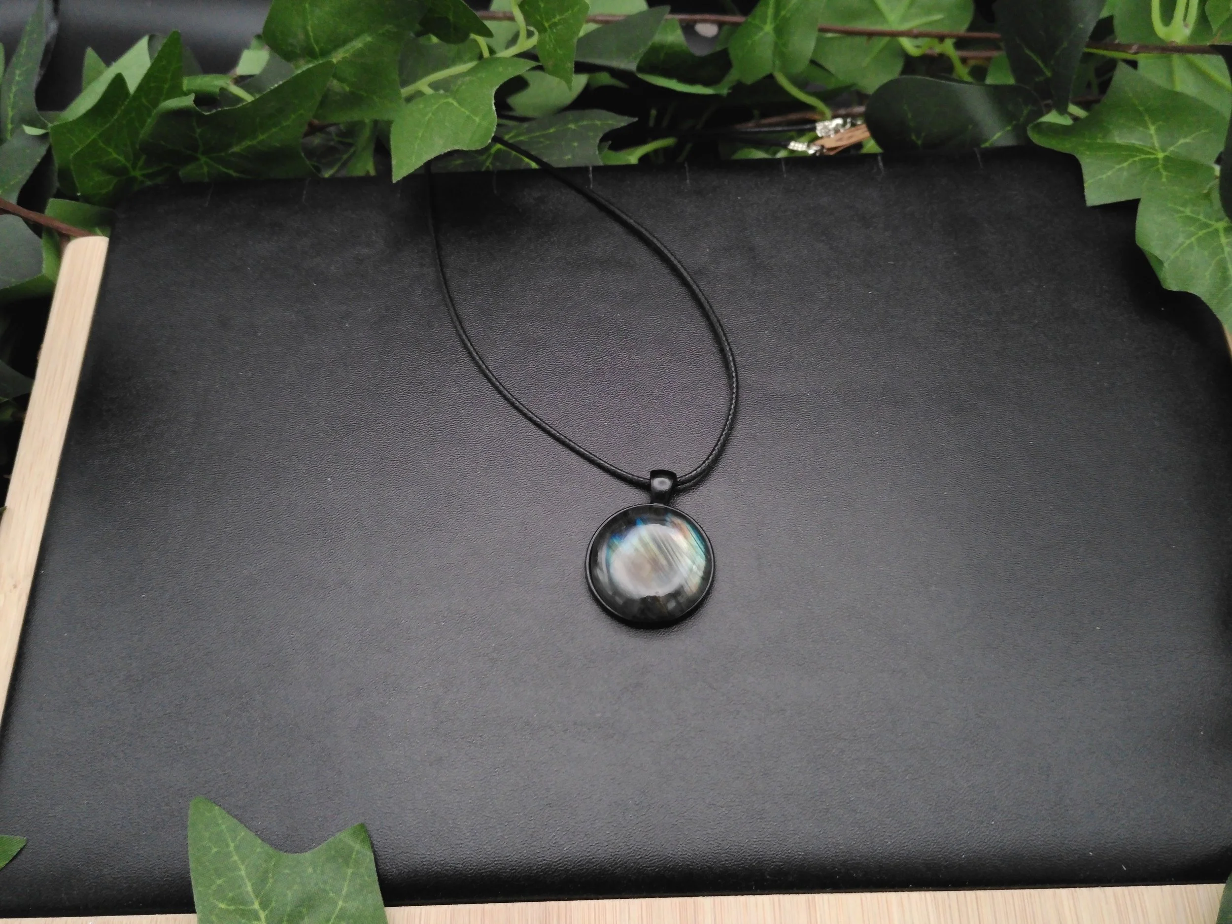 Small Round Labradorite Pendant