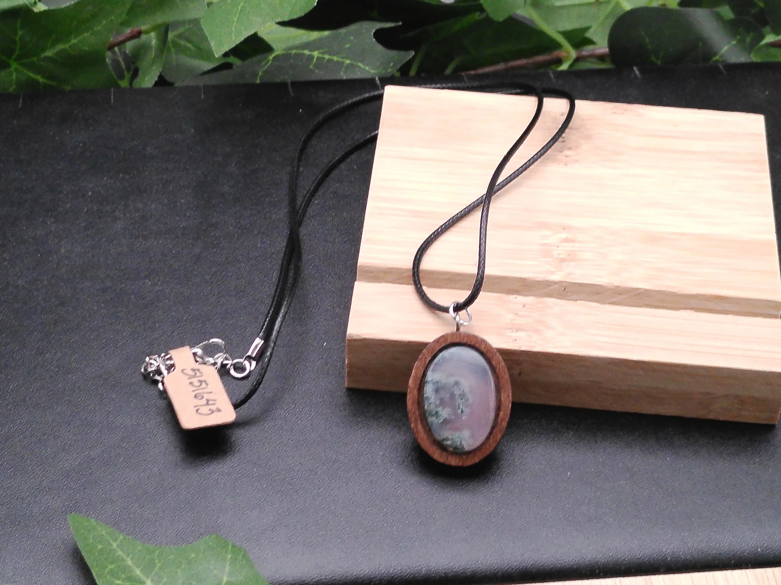 Moss Agate in Wood mount