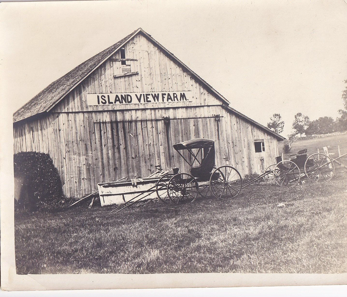 Island View Farm Barn & Carriages 1810 South Street.jpg