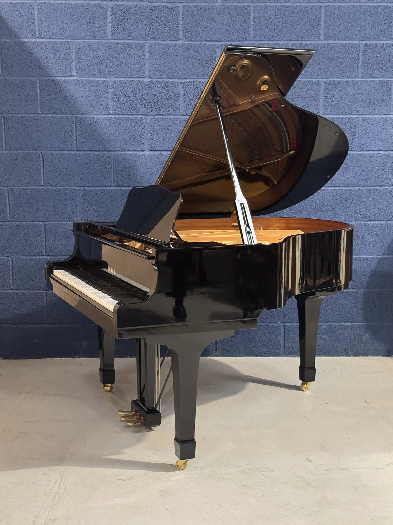 Yamaha C1 Baby Grand Piano 1996