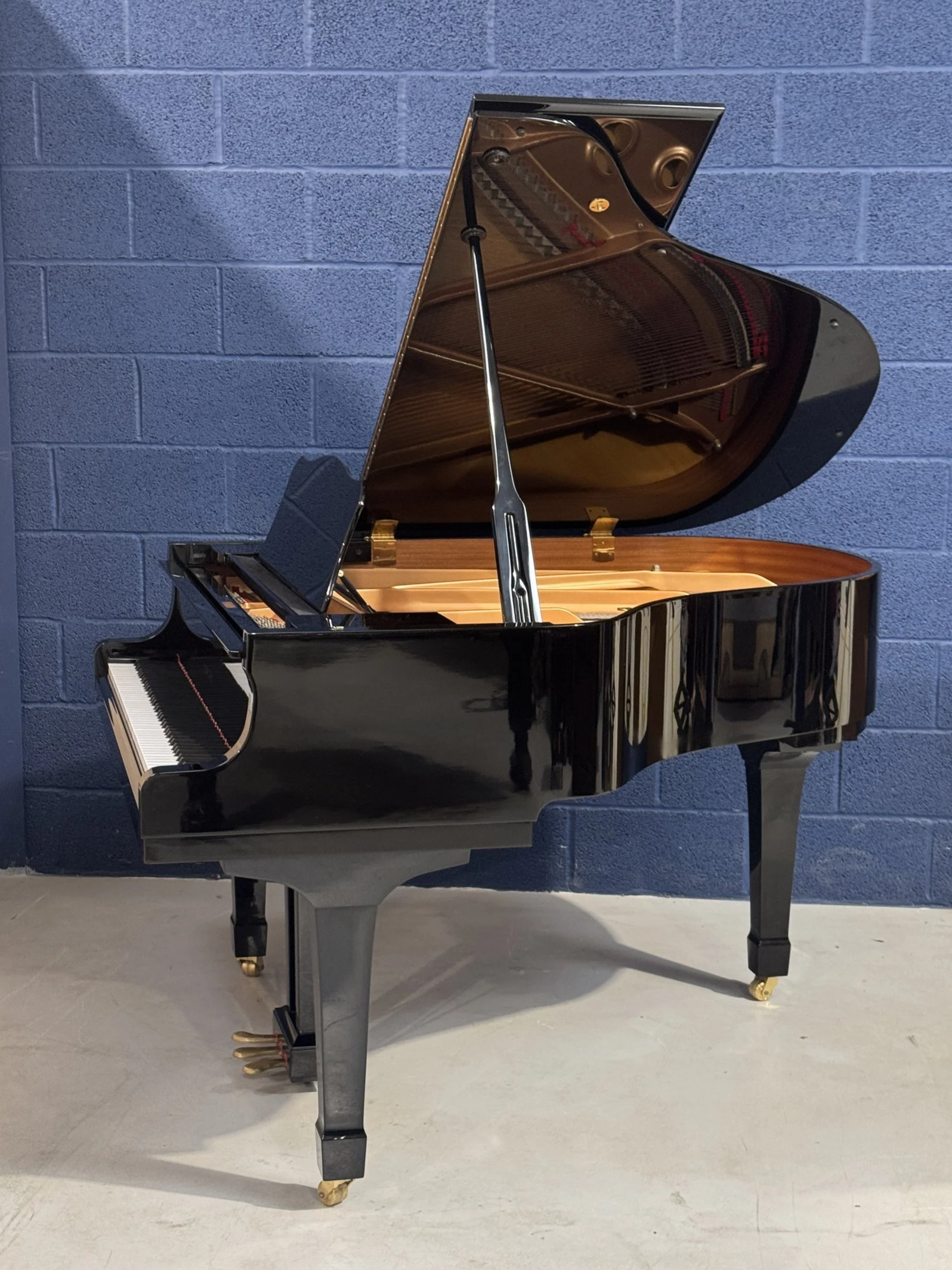 Yamaha C1 Baby Grand Piano Side