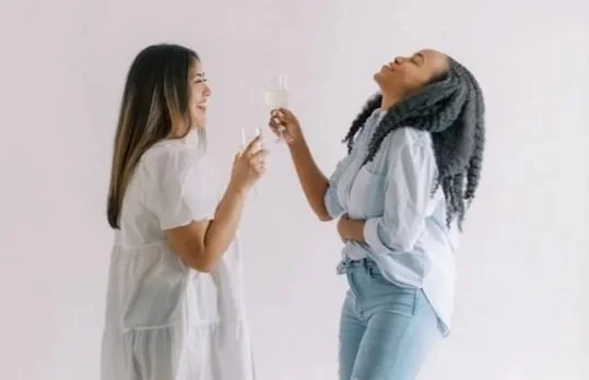 How Do I Find More Support as a Mom? Why Experts Say Mom Friends Are the Answer 