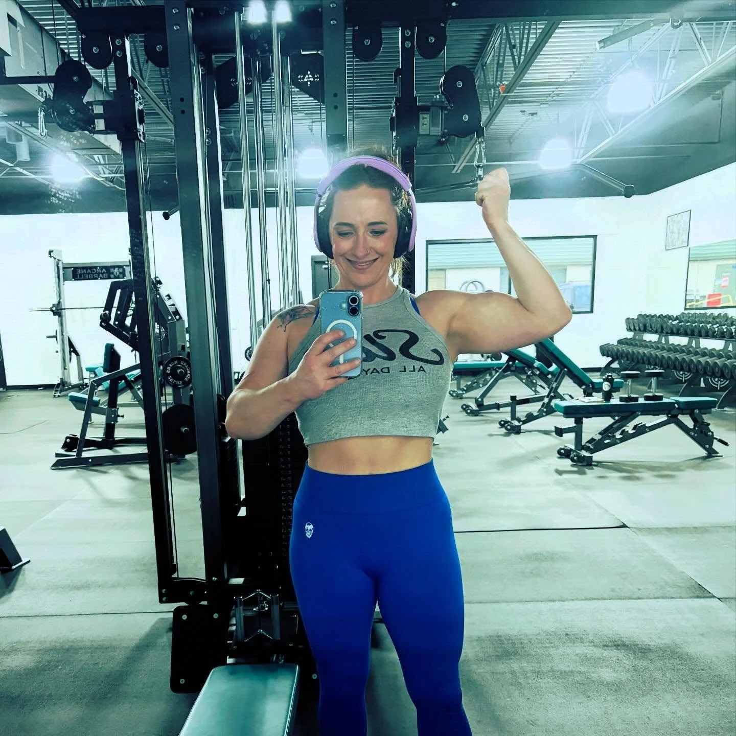 Yay for an empty gym (I would never snap a pic otherwise 😆) but seriously i saw a post today talking about how hard it is jumping on social media and seeing skinny being all over the place again and the post wasn&rsquo;t wrong.

I find myself increa